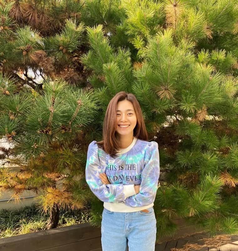 イ・ヨンウンのインスタグラム：「. 우리 @naby2999 는  헤어도 잘하고 사진도 잘찍네😍 . #잠깐외투벗고마스크벗고후다닥찰칵」