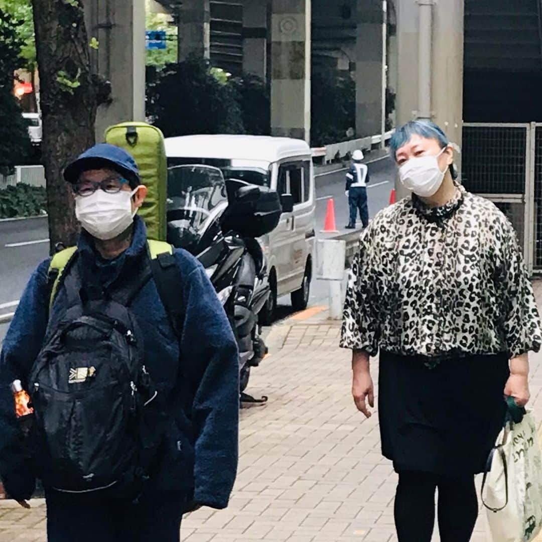 金戸覚さんのインスタグラム写真 - (金戸覚Instagram)「前からディーバが歩いて来たよ。パープルディーバはご機嫌斜めだよ。」11月27日 19時14分 - kanetosatoru