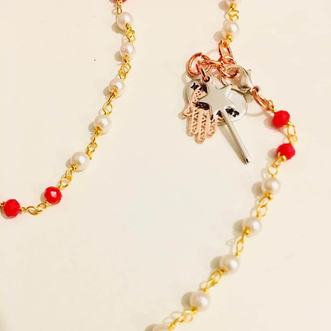 メイデンアートさんのインスタグラム写真 - (メイデンアートInstagram)「Rosary long necklace with white pearls, red crystals and magic wand charm.🪄🪄🪄 . Shop from the post♥️ .  #rosaryjewelry #rosary #sacredheart #catholic #handmade #archangelbrands #glorybe #chainmaille #handmaderosaries #beadedrosary #ourfather #bracelets #twentydecades #fivedecades #catholicrosary #beadedbracelets #archangelworks #hailmary #rosaries #prayer #jesus #marymotherofgod #rosarybracelets #beadedjewelry #chain #chainmailrosary #capturedbead #religiousgift #meditativeprayer #bhfyp」11月27日 19時26分 - maidenart