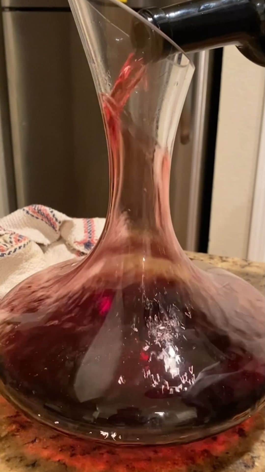グレースマハリーのインスタグラム：「What are we sippin this holiday weekend??  COS Pithos Rosso was definitely a hit ❤️ and yes, we had to make do with a jug as a decanter for our Saint-Joseph Syrah 😂」