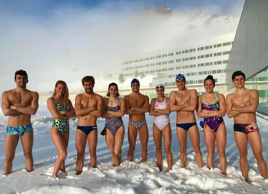 ミレイア・ベルモンテ・ガルシアのインスタグラム：「Best team!!! 💪🏻🏊🏻‍♂️ @carsierranevada @speedo  📸 @fred_vergnoux」