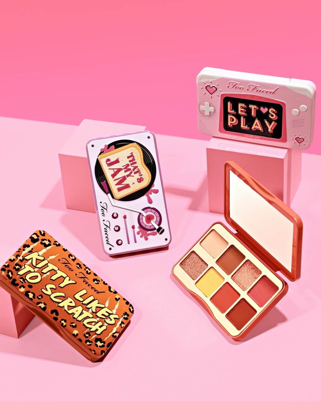 Too Facedのインスタグラム：「🚨 EARLY ACCESS ALERT 🚨 Hurry babe, the countdown is on! You've got 8 HOURS to shop our NEW Mini Palettes on toofaced.com. 🤩 Which mini palette are you grabbing?⁣ ⁣ 💖 Let's Play⁣ 🔥 Light My Fire⁣ 💜 That's My Jam⁣ 🐱 Kitty Likes To Scratch⁣ #toofaced」