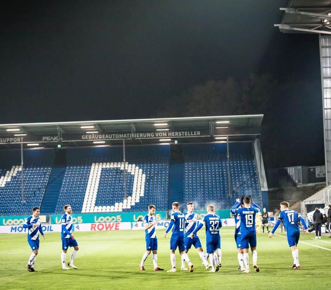 ニコライ・ラップさんのインスタグラム写真 - (ニコライ・ラップInstagram)「4:0! Gute Reaktion - weiter gehts! ⚜️🔥 @svdarmstadt1898」11月28日 5時23分 - nicolai.rapp