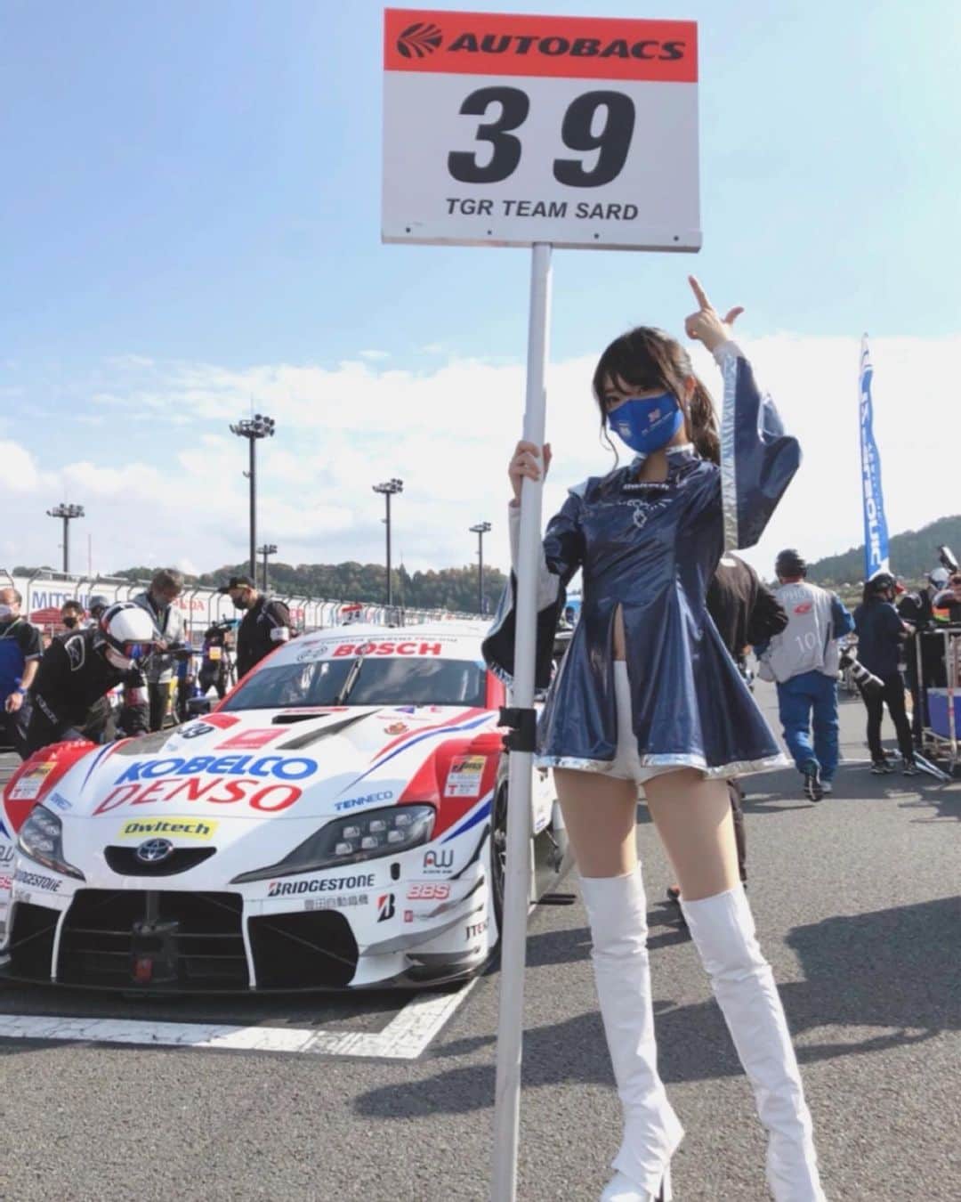 武田美憂のインスタグラム：「. おはようございます。 今年のSGT最終戦は富士スピードウェイ！ まずは本日の予選日がんばってほしい〜…！ 39号車 中山選手はただ今ポイントランキング９位です📣 💙TGR TEAM SARD ❤️DENSO KOBELCO SARD GR Supra へのご声援を どうぞよろしくお願いします！！！ .  #オウルテックレディ #オウルテック #owltech #sgt #supergt #owltech #tgrteamsard #sard #いいねしてね #portrait #portraitphotography #model #japanesegirl  #racequeen #レースクイーン #followme」