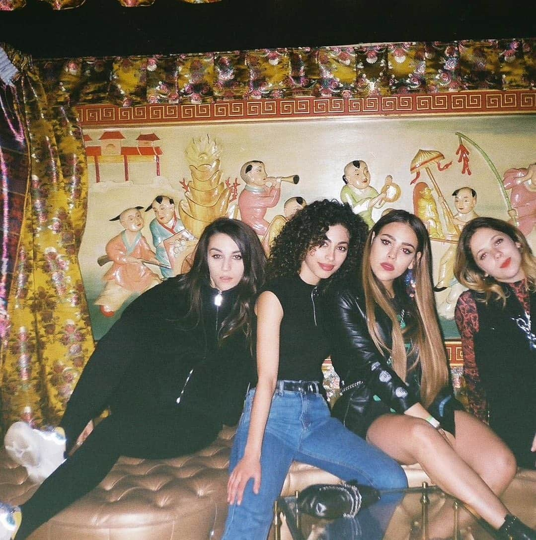 Danna Paolaさんのインスタグラム写真 - (Danna PaolaInstagram)「Emmmmm hola? podemos volver a esto? My girlssssss 🥺🥺🥺💕 LAS ECHO DE MENOS COMO UNA LOCA YA!」11月28日 5時42分 - dannapaola