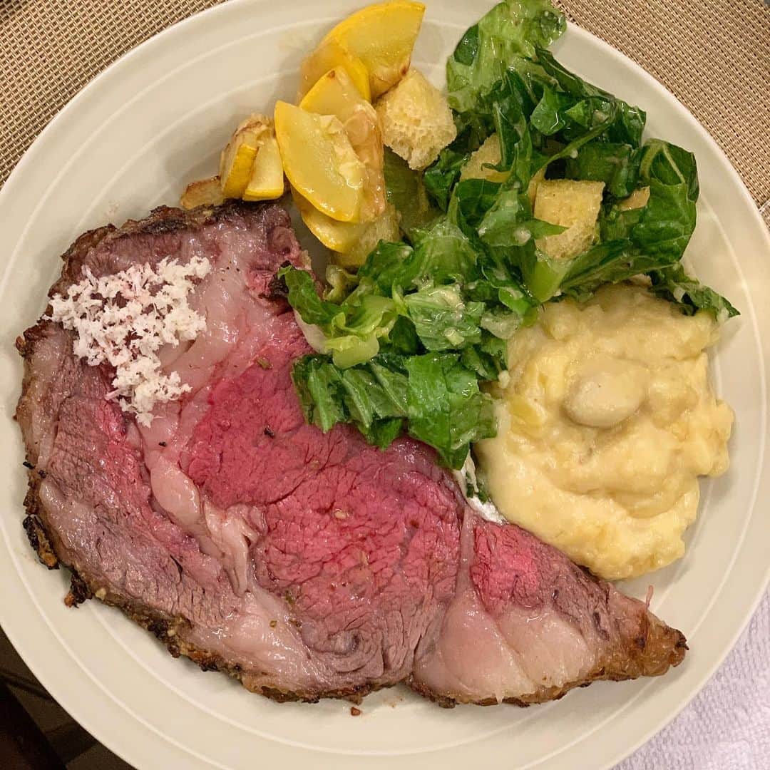 DOMINIQUE ANSEL BAKERYさんのインスタグラム写真 - (DOMINIQUE ANSEL BAKERYInstagram)「After a day to digest, this was Thanksgiving: @pinosprimemeatmarket prime rib with fresh horseradish, creme fraiche mash potatoes, and homemade Caesar with garlic croutons. And less fancy in taste, the little guy enjoyed his very first Thanksgiving meal of single grain rice cereal. As always, saving the best post for the last slide. #celianansel」11月28日 6時06分 - dominiqueansel