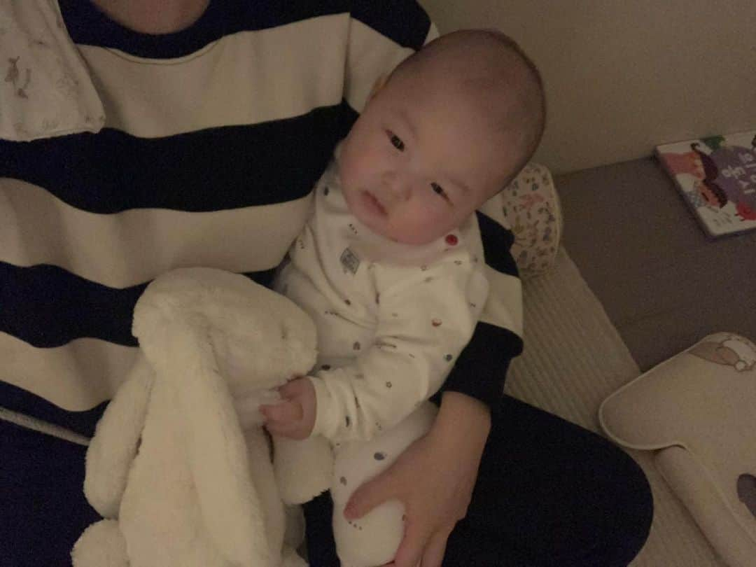 カン・ヘヨンさんのインスタグラム写真 - (カン・ヘヨンInstagram)「오늘도 너무 사랑했또 ! 심빼꼼👶🏻💛 내일은 더 사랑해줄게😍  (앗.. 다시 #내복 으로 강등.. ㅋㅋㅋㅋㅋ)」11月27日 21時16分 - mangdoo_noona