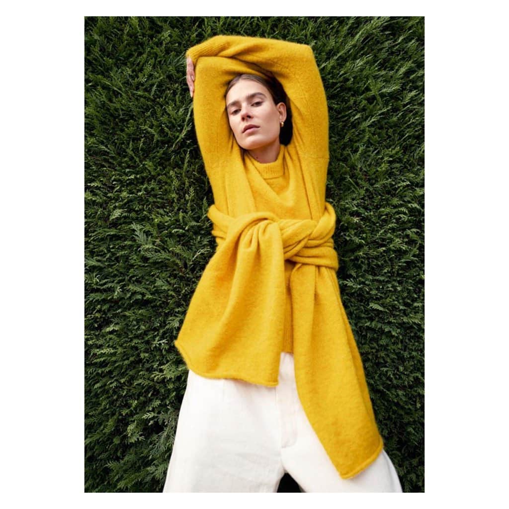 のインスタグラム：「Les Salon de Anger ✨✨  @veravanerp captured by @anoukhartstudio in the Angels Garden . #keepthespirithigh  #smithjumper #dianepants Styling by Ulrika Lundgren in collab with Vera  Makeup -Hair by @magdalenaloza .  See full story Online ✨」