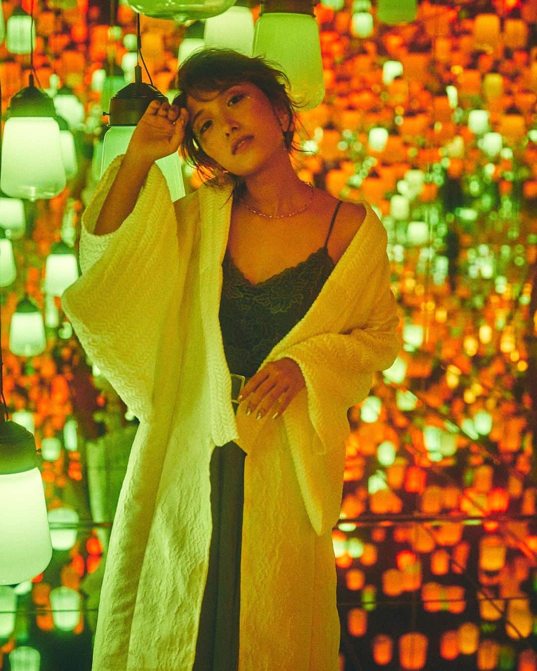 くまみきのインスタグラム：「💛💚💜💙🧡﻿ ﻿ Photo/ @kashii_____k ﻿ ヘアメイク/ @tona.y ﻿ モデル・衣装制作/ @kumamiki ﻿ ﻿ Thank you!!﻿ @teamlab_borderless ﻿ @teamlab ﻿ ﻿ #artwork #作品撮り #ポートレート #チームラボボーダレス #チームラボ #チームラボお台場 #teamlab #teamlabborderless #衣装製作 #衣装制作 #着物ガウン #対丈着物 #kimonogown #着物コーディネート #着物コーデ #着物 #きもの #kimono  #着物女子 #kimonostyle #kimonofashion #japanesekimono」