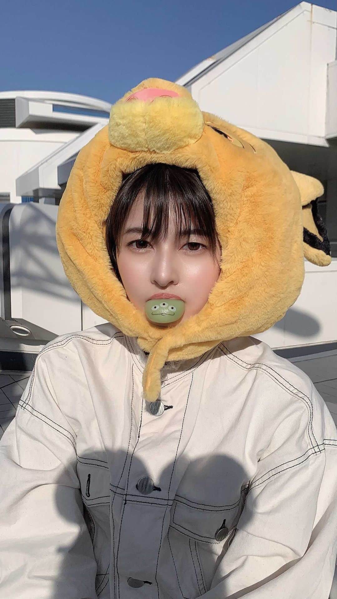 えなちぃのインスタグラム：「久しぶりのディズニーは楽しすぎた🥺❤️美女と野獣もあって満足できた🥰  #ディズニー  #ホワイトコーデ  #小柄  #ショート女子」