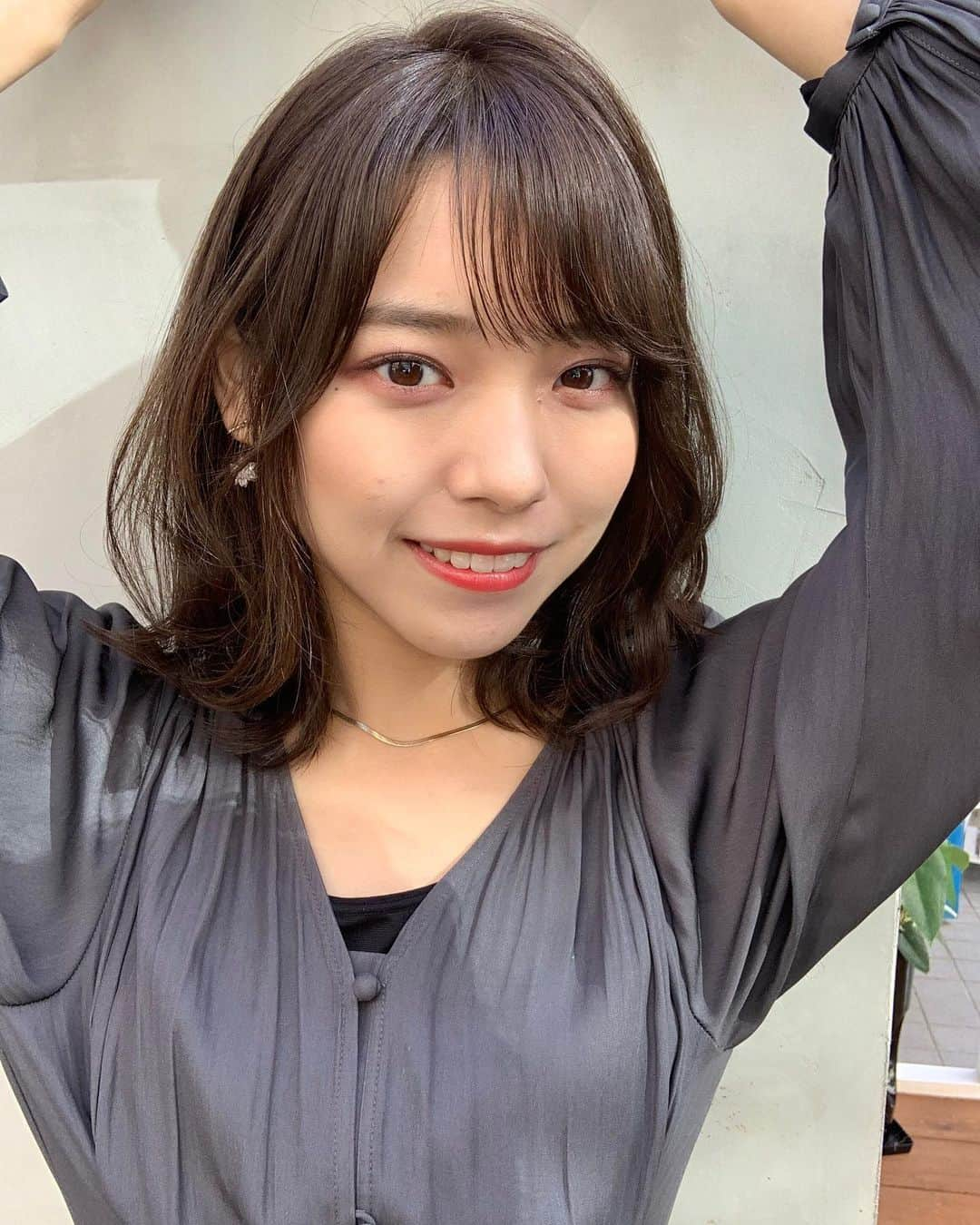 横山キラさんのインスタグラム写真 - (横山キラInstagram)「髪切りました💇‍♀️﻿ ﻿ 今回はあまり切らなかったのですが、現在伸ばすか切るか迷い中です😳﻿ ﻿ ﻿ #サロンモデル #サロモ #サロンモデル東京 #サロンモデル撮影 #グレージュ #ミディアム #ミスコン #ミス慶應 #ヘアカット #ミディアムヘア #ヘアアレンジ」11月27日 21時54分 - kira_yokoyama_