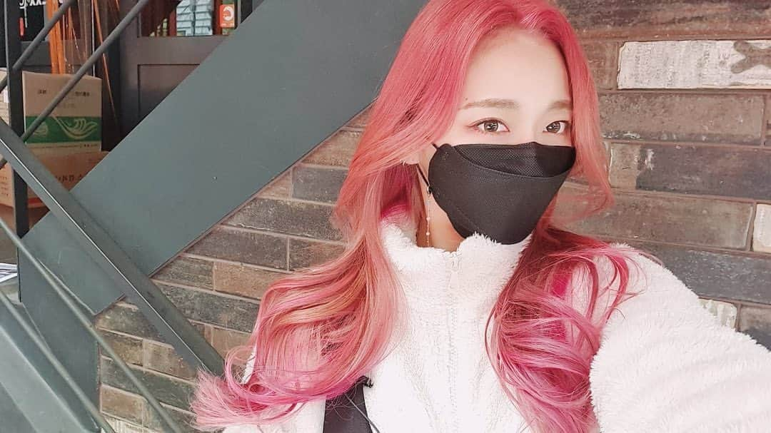 かおるさんのインスタグラム写真 - (かおるInstagram)「New hair color🍑👛🌸🌷🍧🔮🎀」11月27日 21時51分 - kaoru91819