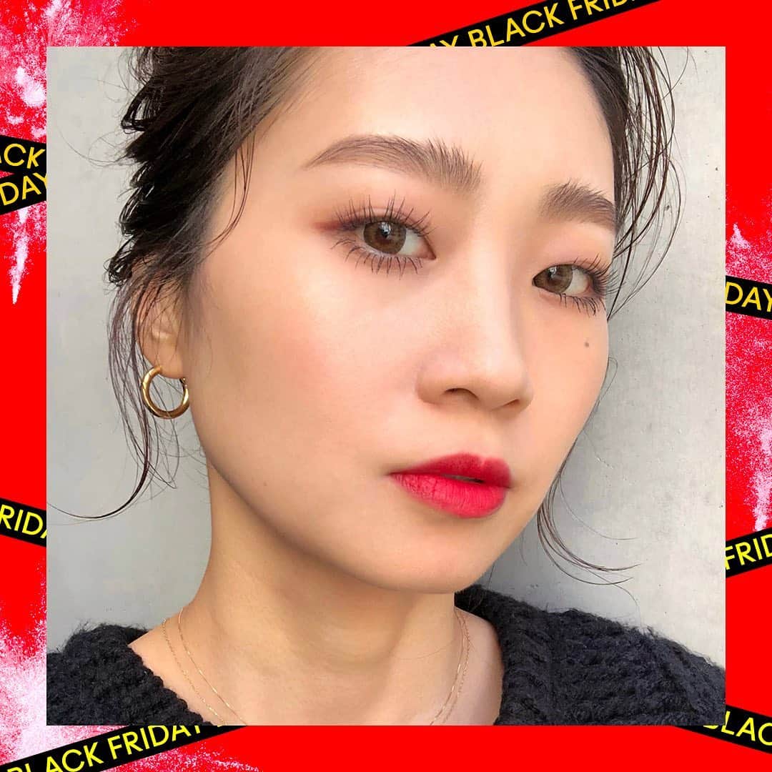 M∙A∙C Cosmetics Japanのインスタグラム：「本日の『#BLACKFRIDAY 対象製品紹介①カラーメイク編』の#MACインスタライブ で使用した製品はこちらです👇 With @masam1101  ㅤ ご視聴いただいた皆さま、有難うございました✨まだの方はIGTVからぜひご覧くださいませ。 ㅤ 11月30日(月)23:59までの4日間、公式オンラインサイトにて、ホリデー製品を除く全製品を20%OFFでお買い求めいただけます✨年に一度のお得なチャンスをお見逃しなく📣 ㅤ 【ライブ使用製品】 ＊EYES ☑︎M·A·C プレップ プライム 24 アワー エクステンド アイ ベース (→242ブラシ) ☑︎スモール アイシャドウ × 9 バーガンディ タイムズ ナイン (→217, 239, 212ブラシ) ☑︎ダズルシャドウ リキッド	エブリ デイ イズ サンシャイン (→219ブラシ) ＊LIPS ☑︎M·A·C プレップ プライム リップ	 ☑︎リップ ペンシル / ストリップダウン ☑︎シングルズ デイ リップスティック キット ☑︎アイブロウ ビッグ ブースト ファイバー ジェル / テーパード ＊FACE ☑︎M·A·C ミネラライズ スキンフィニッシュ: ライトスカペード(ハイライト) ☑︎M·A·C ミネラライズ ブラッシュ / コスミック フォース(チーク) ㅤ #ブラックフライデー」