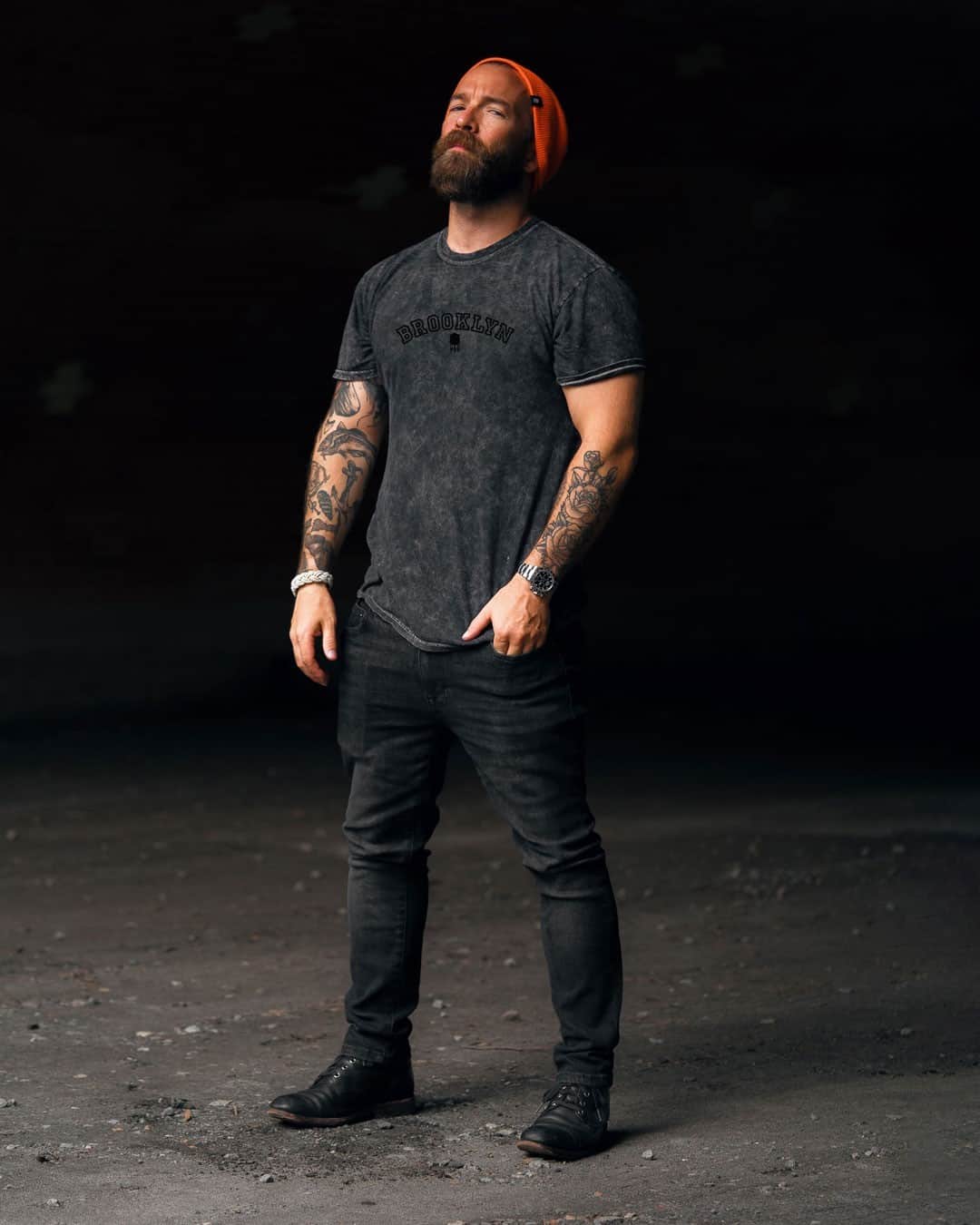 のインスタグラム：「Jeff in the acid wash Collegiate Water Tower graphic and Classic Beanie.  25% OFF SITE WIDE - and a free gift with purchase this weekend. 🙌 #liveworkcreate #brooklynindustries」