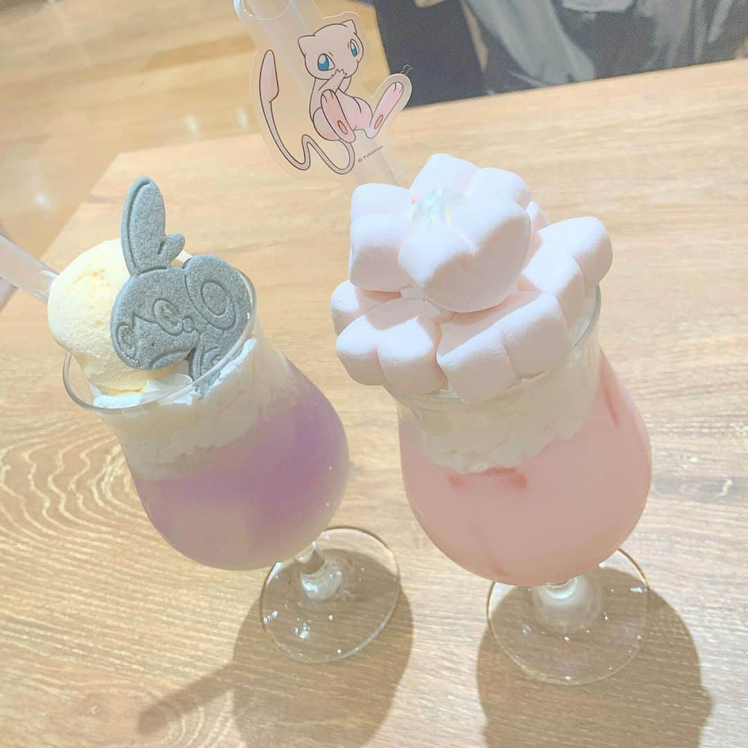 武藤小麟さんのインスタグラム写真 - (武藤小麟Instagram)「☁️☁️ ポケモンカフェに行ってきました~~☕️ すごく癒されました、幸せ！🤤🤍  photo by 香織ちゃん👧🏻 . . #pokemon #pokemoncafe #cafe #ポケモンカフェ #ポケモン #メッソン #クリームソーダ」11月27日 22時23分 - muto_orin