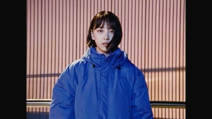 山戸結希のインスタグラム：「乃木坂46 『冷たい水の中』(2020-11-27 10:15)  16mmフィルム、 ワンカットの重圧を、 生き抜いてしまう──きみは紛れもなく、 ほんものの女の子。  主演 : 堀未央奈」