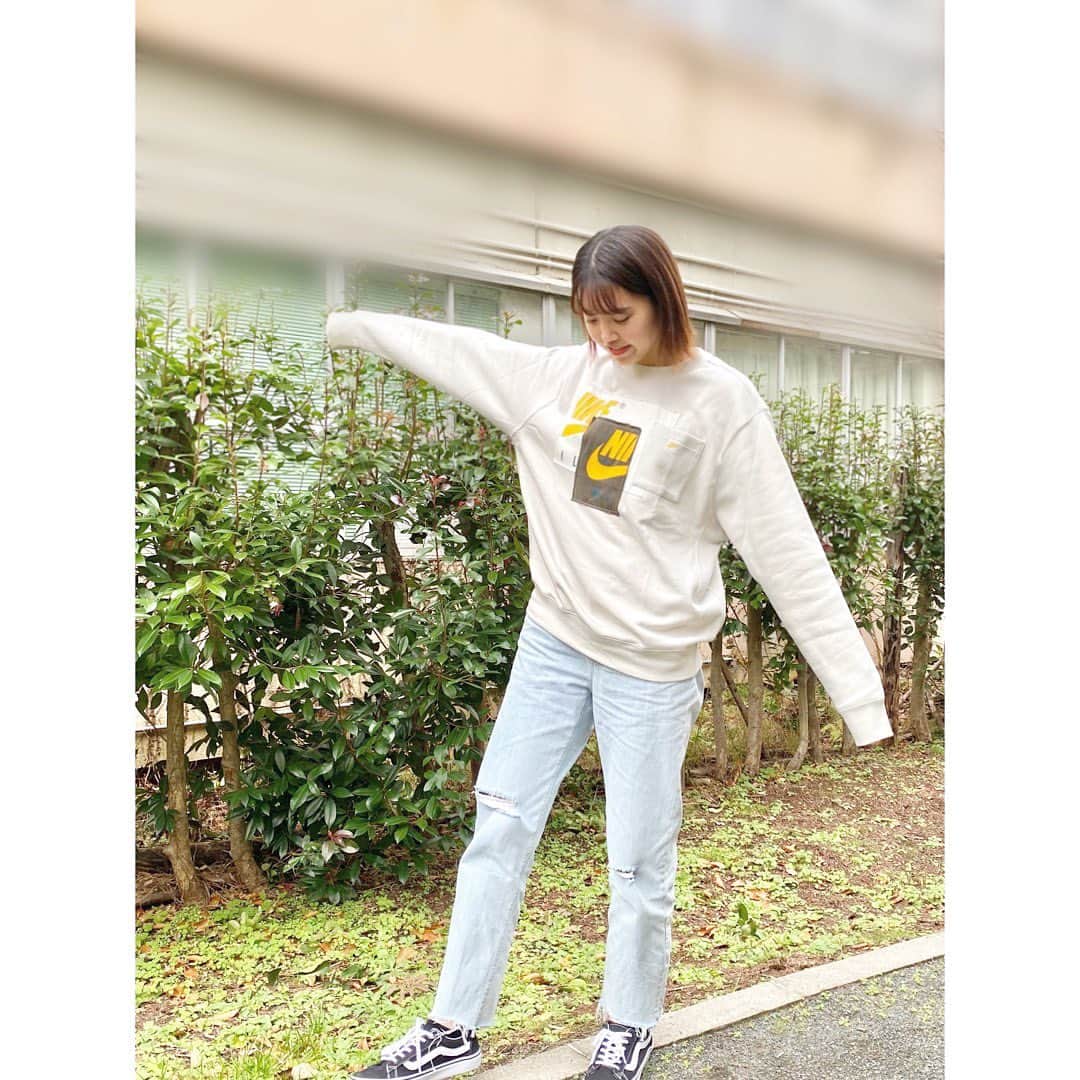 のインスタグラム：「＊ スウェット🟫🟢🔶 可愛くて一目惚れした洋服を着て大学に行ってきました♪ ＊ ＊ ＊ #スウェットコーデ #スウェット #nike #ナイキ #fashion #ファッション #私服 #saika_fashion」