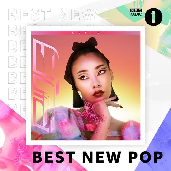リナ・サワヤマのインスタグラム：「thank u @bbcradio1 @mollieking for playing LUCID this morning on BEST NEW POP 💗💗💗 it’s fucking Friday girls let’s get it !!!!!!! play it back in my stories !!!」