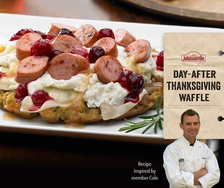 ジョンソンヴィルのインスタグラム：「Should Thanksgiving leftovers exist, try our member-inspired Day-After Thanksgiving Waffle for a fresh take on last night's feast.   Johnsonville food technologist Cole tops this tasty creation with mashed potatoes, provolone cheese, cranberries and Johnsonville Smoked Turkey Sausage for the maximum flavor experience. Recipe #linkinbio」