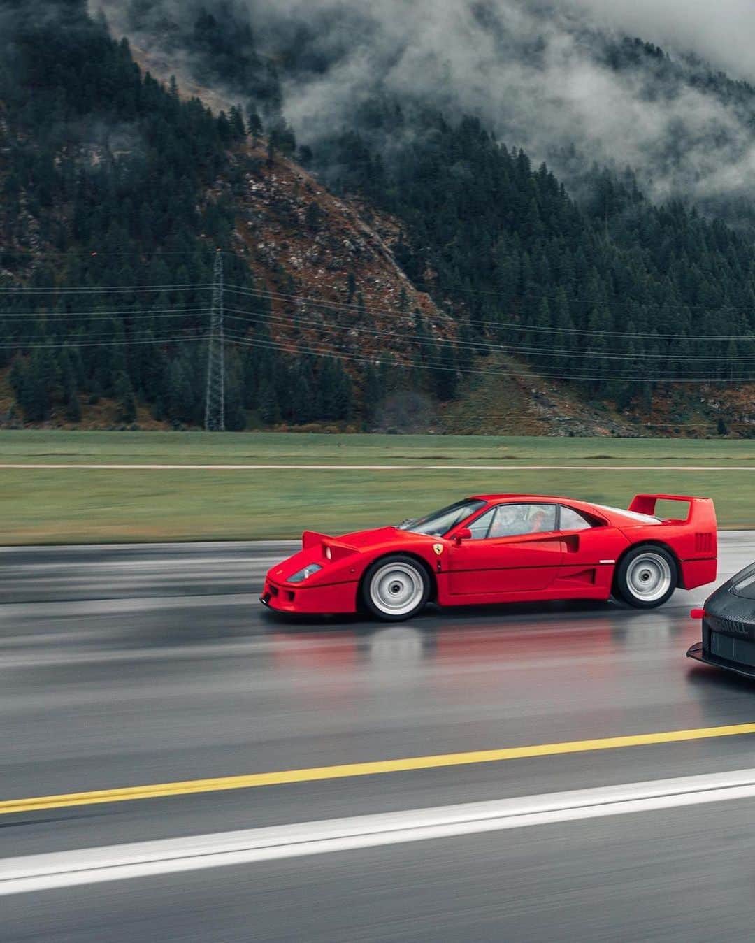CARLiFESTYLEさんのインスタグラム写真 - (CARLiFESTYLEInstagram)「Porsche 935 and Ferrari F40 Which one would you own? Photo by @kenozache #carlifestyle @drivershall」11月27日 22時31分 - carlifestyle