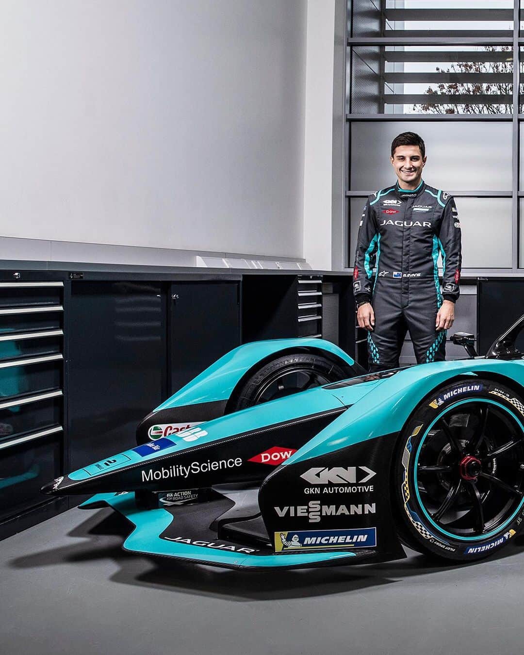 Jaguarさんのインスタグラム写真 - (JaguarInstagram)「Introducing the new @JaguarRacing #ITYPE5 for the @FIAFormulaE Season 7 Championship. One of the strongest driver line-ups on the grid, @MitchEvans_ and @SamBird_Official will be pushing through the pack to bring points and podiums back to the #UK.  #JaguarElectrifies #ABBFormulaE #JaguarRacing #StreetRacing #Racing #ElectricCity #InstaSport #ElectricCars #EV」11月27日 22時35分 - jaguar