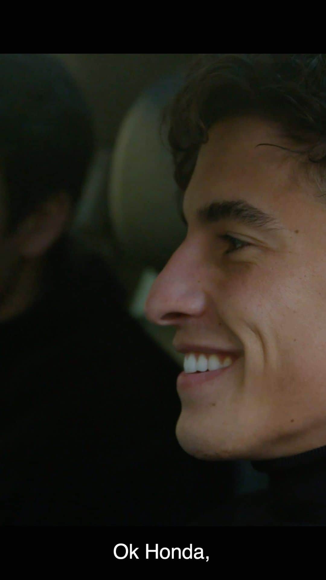 レプソル・ホンダのインスタグラム：「@alexmarquez73 and @marcmarquez93 swap two wheels and 1000cc for four wheels and electric power 🔋」