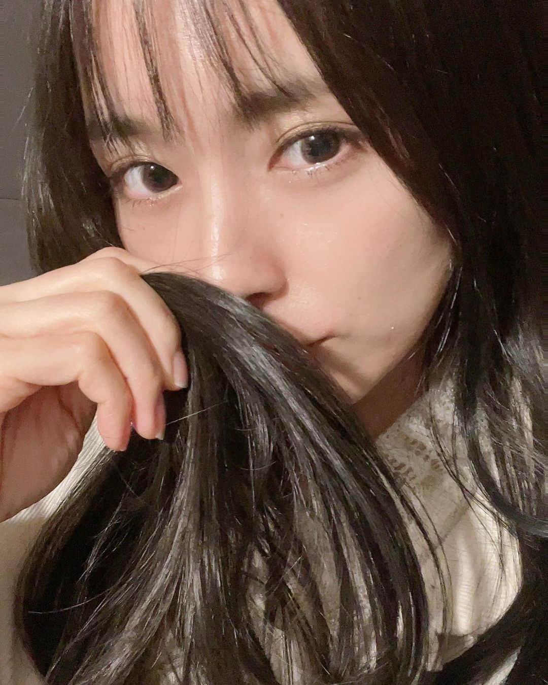 ぽこのインスタグラム：「久しぶりに暗めの色味😌」
