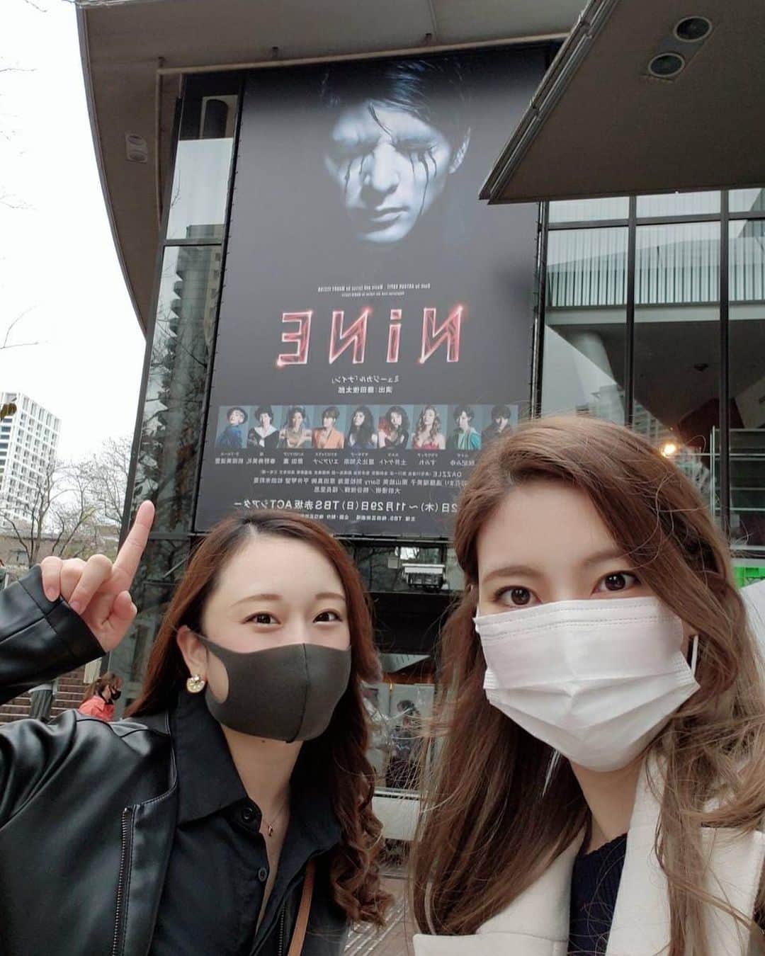 茉玲さや那のインスタグラム：「﻿ 【NINE】﻿ 待ちに待った日‪‪☺✨‬﻿ ﻿ 周りからは どうしようもないって思われる人だけど﻿ 城田さんが演じられるとなんか憎めない﻿ まっすぐで純粋な 魅力的なグレイド。﻿ 話すように歌われるお歌が本当に素敵でした☺︎‬﻿ ﻿ ﻿ 誰よりもグレイドを理解し想ってる咲妃さんのルイザ。﻿ 現役時代から咲妃さんのお芝居が大好きな私…﻿ グレイドを一途に想い続けるお芝居に胸が熱くなりました‪‪☺︎‬﻿ ﻿ ﻿ ‬ Casanovaでお世話になった﻿ DAZZLE 長谷川先生のダンスもカッコよかったなぁ…‪‪☺︎‬﻿ ﻿ ﻿ ここで語り尽くせない程﻿ 本当に素敵すぎる舞台でした‪‪☺✨‬﻿ ﻿ ﻿ 一緒に観劇させて頂いたるるさんと♬︎♡﻿ ﻿ ﻿ ﻿ ﻿」
