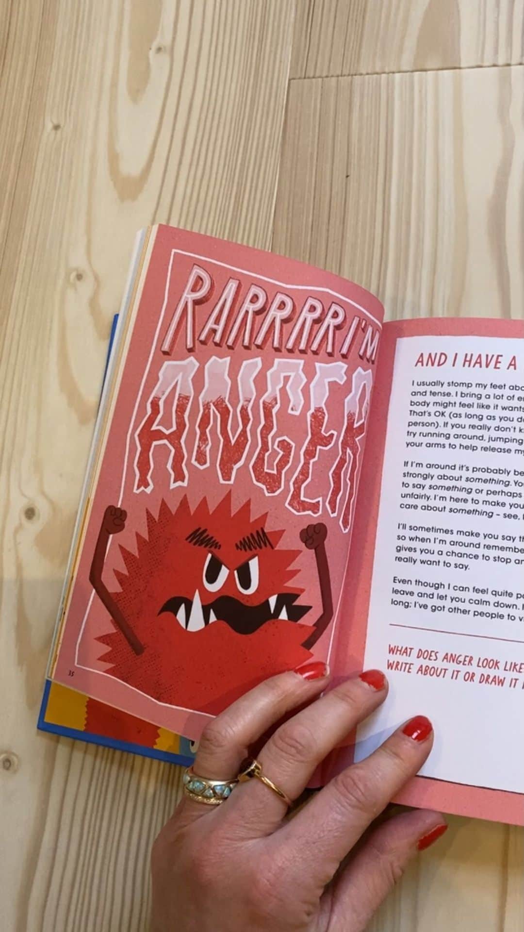 ファーン・コットンのインスタグラム：「A little look inside Your Mood Journal. A book aimed at 7+ to explore emotions without labelling them good or bad. Each chapter works through an emotion with 20 or so written or drawn exercises for the kid to enjoy. Rex was using his journal last night which was so surreal after working on this book all year. I hope your kids, or the kids in your life, find it helpful and fun. 😀🥳☹️😡😥 #yourmoodjournal」