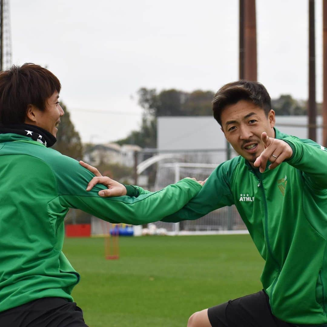 東京ヴェルディさんのインスタグラム写真 - (東京ヴェルディInstagram)「2日後の琉球戦に向けた今日のトレーニング。 良い雰囲気の中、アウェイに乗り込みます。  #佐藤優平 #井出遥也 #高橋祥平 #若狭大志 #長谷川洸 #クレビーニョ #Klebinho #奈良輪雄太 #井上潮音 #マテウス #Matheus #阿野真拓 #山下諒也 #端戸仁  #東京ヴェルディ #ヴェルディ #tokyoverdy #verdy #東京 #tokyo」11月27日 23時27分 - tokyo_verdy