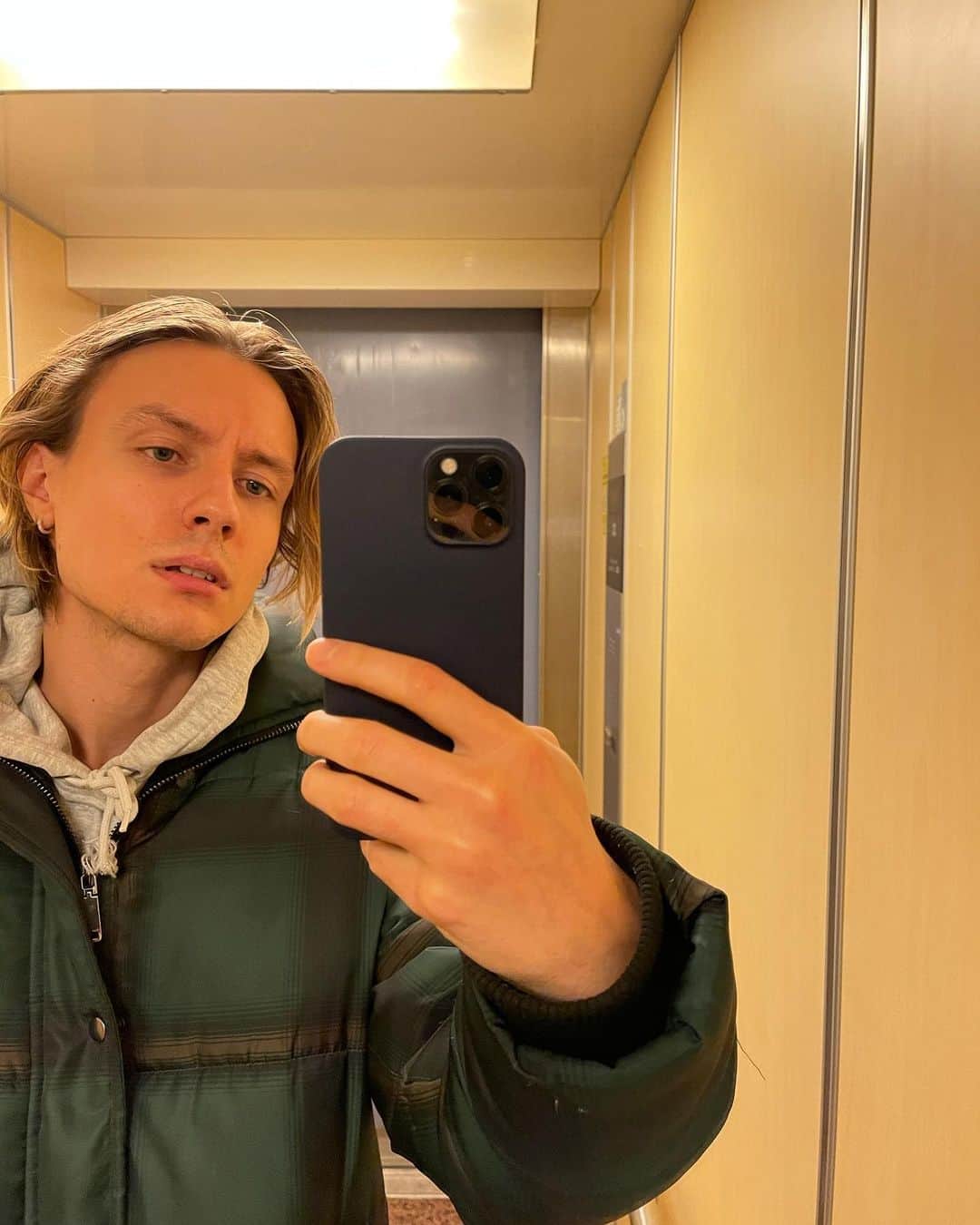 オスカー・エーネスタードのインスタグラム：「15:47」
