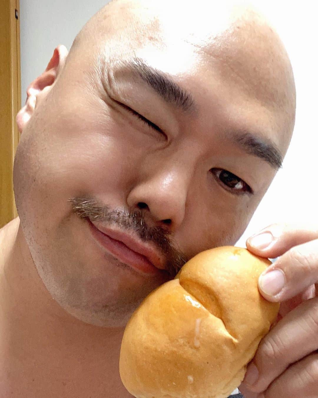 クロちゃんさんのインスタグラム写真 - (クロちゃんInstagram)「夜ご飯は、サニーパン。  歩いて帰ったので少しお腹空いたしん！」11月27日 23時40分 - kurochandesuwawa