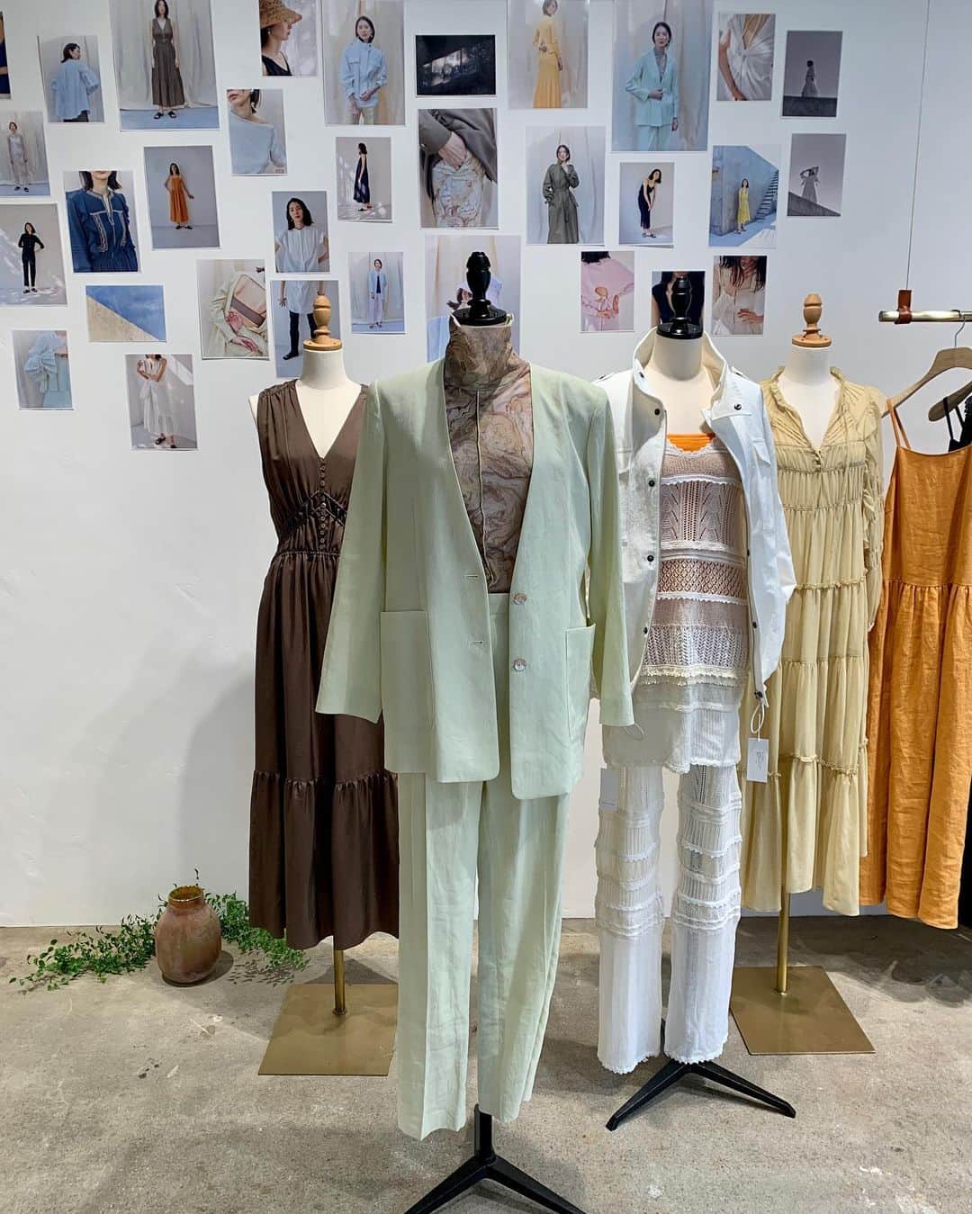 のインスタグラム：「_  @casa_fline  2021ss 🤍  ずっと気になっていたブランド、 やっぱり可愛かった🌿  そして、 海を汚さないために開発された 洗濯洗剤の量り売り体験もしました！  ボトルもお洒落で香りも良かったし使うの楽しみ☺️  えりさんありがとうございました🙏🌿 @erisasakimeditationjourney   #casafline  #2021ss」