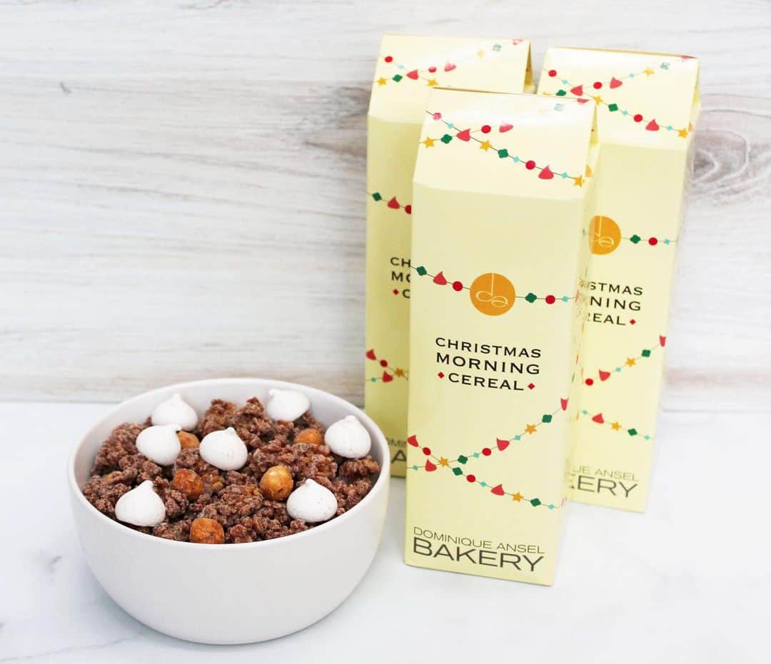 DOMINIQUE ANSEL BAKERYさんのインスタグラム写真 - (DOMINIQUE ANSEL BAKERYInstagram)「Today at NOON ET! Our Christmas Morning Cereal is back, and we’re shipping it at DominiqueAnselOnline.com starting today at 12pm ET while supplies last. Crunchy Valrhona Caramelia (caramelized milk chocolate) covered puffed rice, whole candies hazelnuts, and crispy smoked cinnamon mini meringues - it’s our favorite holiday tradition, and we’re making it fresh here in NYC and shipping to you for the holidays. Please note: we’re able to ship to the 48 contiguous U.S. states only at this time. (PRO TIP: if you see it’s sold out, please keep checking back as we’ll be releasing additional boxes are our team makes more). And if you’re in NYC, stop by our Soho shop - the cereal is here starting today through Xmas eve. **UPDATE: We sold out quickly and will have more released Monday 11/30 at NOON EST**」11月28日 0時00分 - dominiqueansel