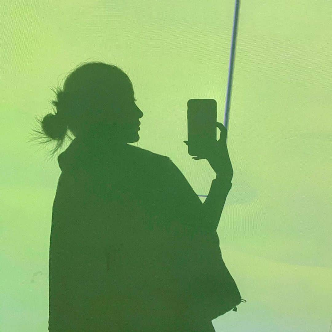 ジェイダ のインスタグラム：「green shadow ✅ #카페인부산」