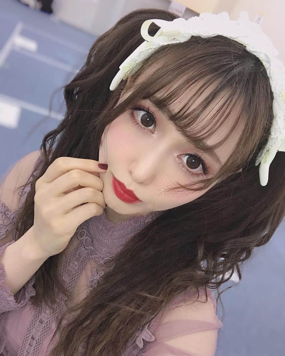 白石陽菜（桜井えりな）さんのインスタグラム写真 - (白石陽菜（桜井えりな）Instagram)「キラキラ…✨ 彩紗さんのしてくれたメイクが可愛すぎて、落とすのもったいない…… . 最近女の子だけの撮影が多くて楽しいなぁ😋」11月28日 0時32分 - haruna__408