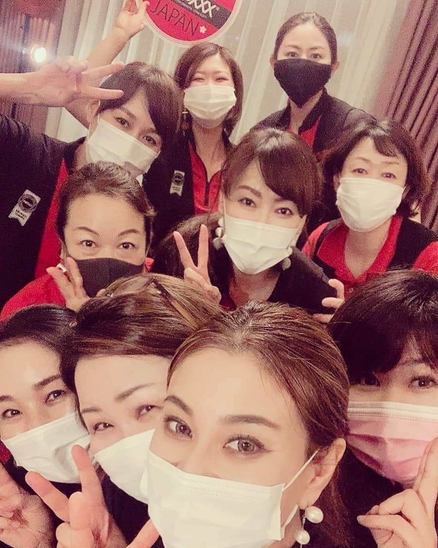 藤木貴子さんのインスタグラム写真 - (藤木貴子Instagram)「大切な❤️ #waxxxx  の  皆さん✨✨✨  アスリートメンテナンス サポートありがとうございました❤️」11月28日 0時30分 - takako_fujiki