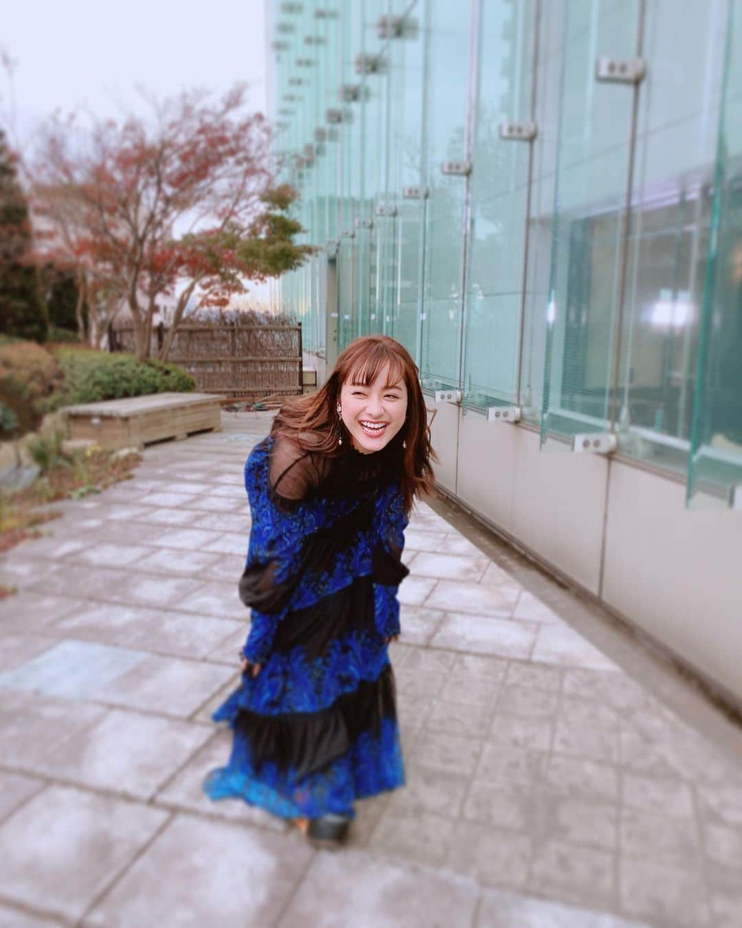 平祐奈さんのインスタグラム写真 - (平祐奈Instagram)「今日も素敵なお衣装でした💙 明日は舞台挨拶4回あります！  お会い出来るの楽しみにしてます☺︎ #10万分の1」11月28日 0時36分 - yunataira_official