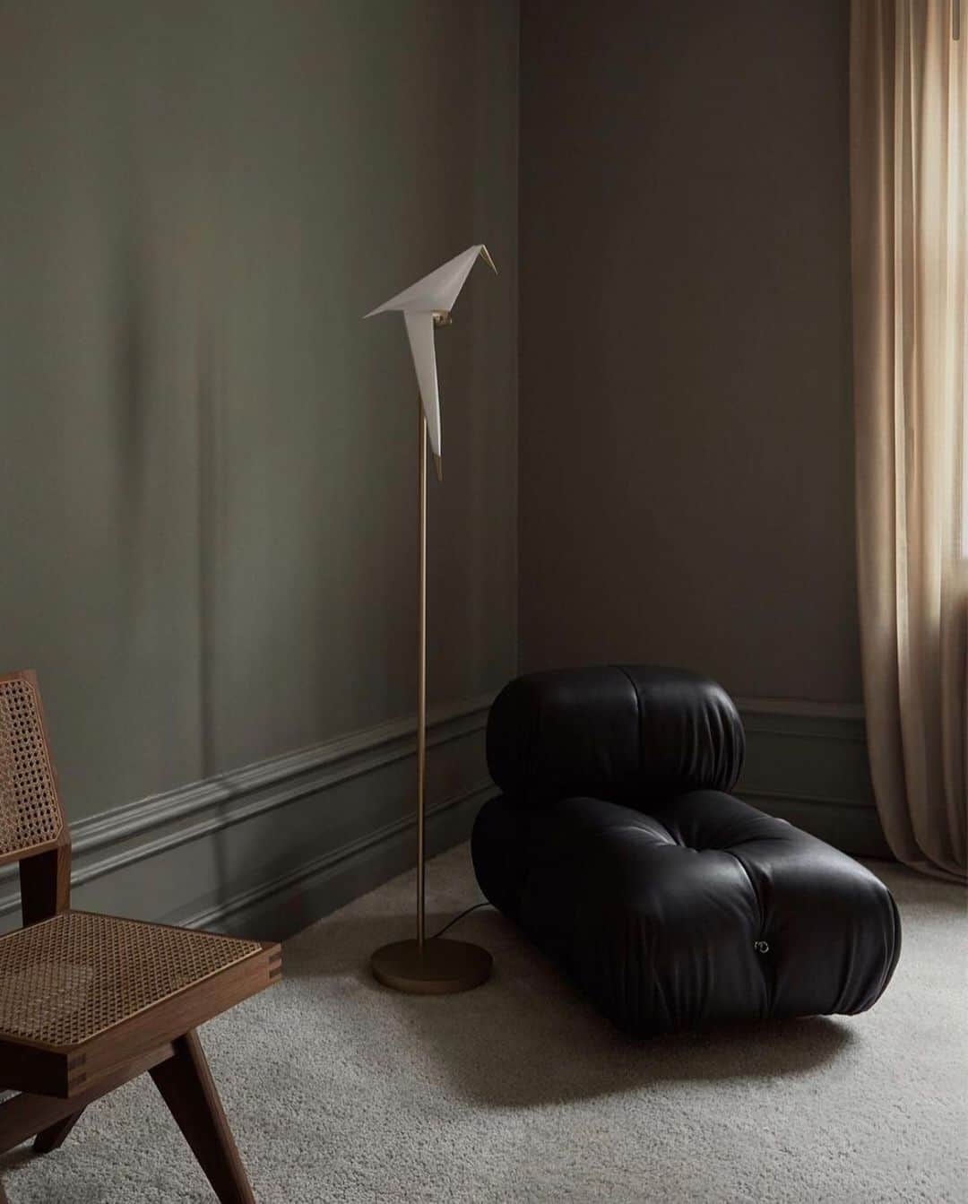 Mathilde Goehlerのインスタグラム：「Dreamy simple space 🪐」