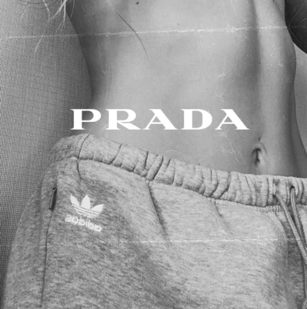 ケルシー・ロビンソンのインスタグラム：「A collab worth waiting for @adidasoriginals x @prada 🖤 #createdwithadidas #adidasforprada」
