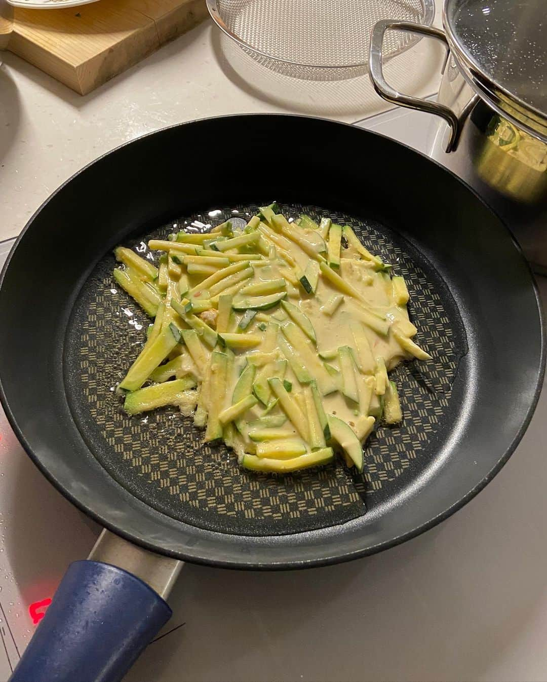 チョン・ソミンさんのインスタグラム写真 - (チョン・ソミンInstagram)「바지락술찜 👍🏻너무 맛있어요.」11月28日 1時27分 - jsomin86