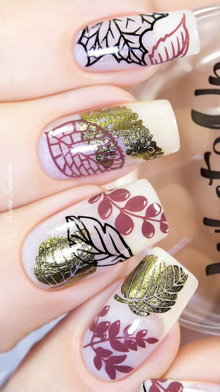 Sveta Sandersのインスタグラム：「I used products by @whatsupnails / использовала материалы от @whatsupnails ❤️:  Stamping Polishes :  💕 Whats Up Nails “Neither Noir”  💕 Whats Up Nails “You Mocha Me Happy”   💕 Whats Up Nails - Magnified Clear Stamper & Scraper  💕 Whats Up Nails - Gold Chrome Powder  💕 Whats Up Nails - A021 Leaf Pile stamping plate」