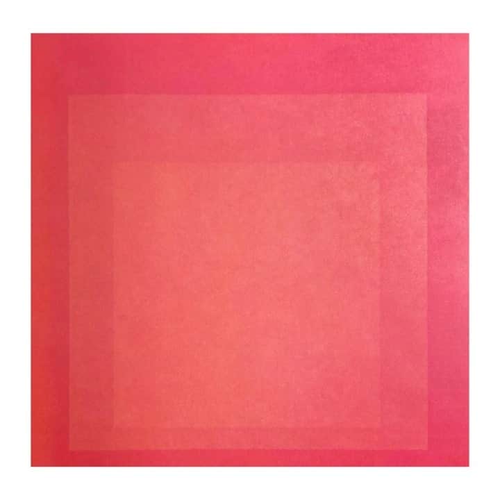 マッタのインスタグラム：「🥳 Fuchsia Friday 🥳 It is tradition, after all.  The sale has started- up to 75% off a broad array- new and vintage matta. We will continue to add new threads.  Enjoy!  Shop online and our Sag Harbor location  ~ link in bio for more ~  Artwork by Josef Albers」