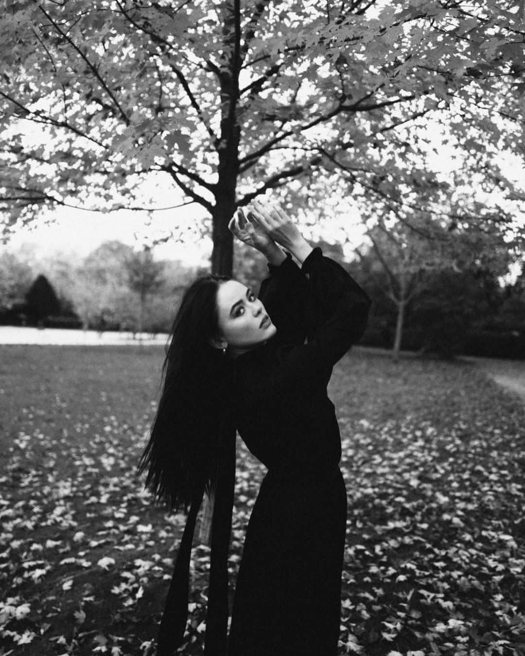 クリスティナ・バザンのインスタグラム：「🐚🍂 P.S : There is a new article on my blog, felt quite nice to share some words of love, feel free to read it on www.kayture.com」