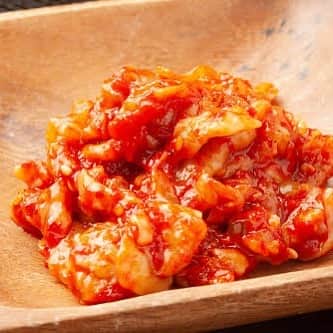 弁慶 鳳駅前店のインスタグラム：「人気商品「チャンジャ」‼️  いつもご来店頂き、ありがとうございます😊  最近、チャンジャを注文して頂くことが、とても多くなりました🎉  当店の人気商品でもありますので、ご来店の際は是非ご賞味ください🎵  #大阪 #堺市 #鳳 #鳳駅 #鳳駅前 #鳳駅前店 #弁慶 #弁慶鳳店 #居酒屋 #個室 #個室居酒屋 #炭火焼き #肉炉端 #肉 #ハッピーアワー #飲み放題 #プレミアムモルツ #こだわり酒場レモンサワー #肉串 #鉄串 #弁慶名物 #名物料理」