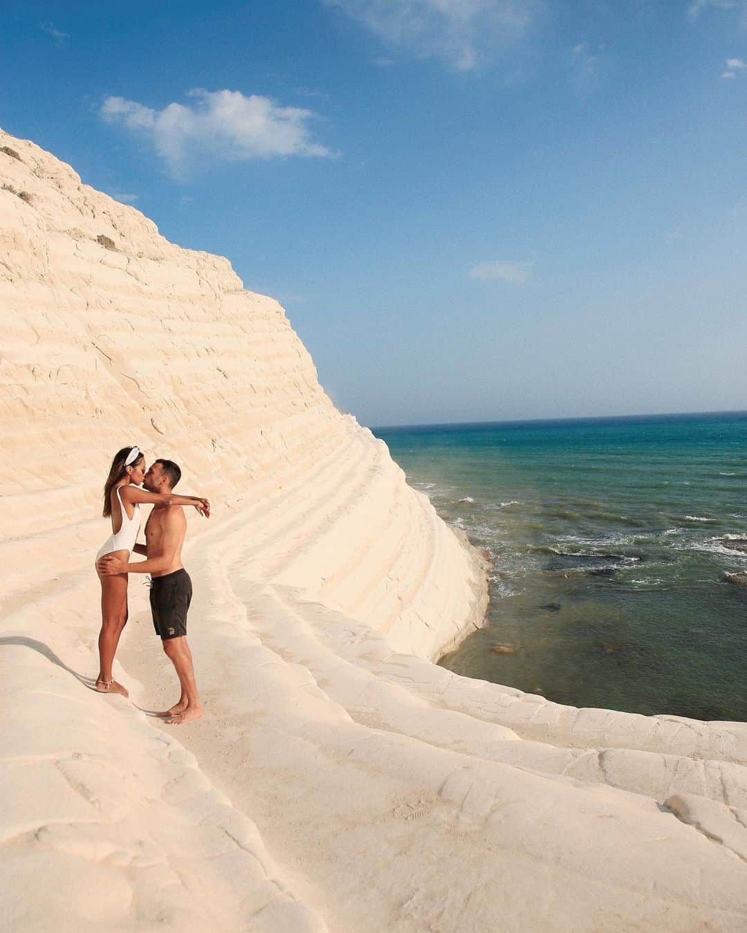 ジュリー・サリニャーナのインスタグラム：「Thankful for him every single day ❤️❤️ @kevinberruuu」