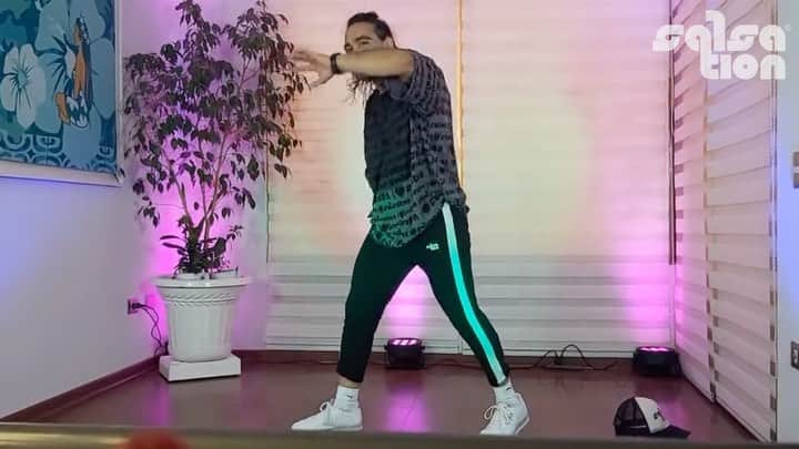 クラウディオ・リースのインスタグラム：「Sin duda mi Creación favorita hasta ahora... tiene todo lo que me gusta al bailar... funcionalidad, interpretación, musicalidad hasta decir basta, CONTROL, intensidad, sensualidad, expresión lírica, aislamiento corporal, es fácil de aprender..... ahhhh me encanta definitivamente.  Además de mencionar que están mis dos cantantes favoritos !! OTSEA 🤪 La melodía es suave pero la coreo es intensa... intenta bailar sin sudar!!!   Cómo dice Mark Antoni... Valió la Pena este WORKSHOP SALSATION  GLOBAL!!! 🔥🔥🔥  Contarles que estoy preparando otro más !!!! Atentos a mis redes 🙏🏻  ——-   Without a doubt my favorite Creation so far ... it has everything I like when dancing ... functionality, interpretation, musicality to the point of saying enough, CONTROL, intensity, sensuality, lyrical expression, body isolation, easy follow..... ahhhh I definitely love it .  And my 2 artist favorite 🤩  The melody is soft but the choreography is intense ... try to dance without breaking a sweat !!!   As Mark Antoni says ... This WORKSHOP SALSATION GLOBAL was worth it !!! 🔥🔥🔥   Tell them that I am preparing another one !!!! Attentive to my networks 🙏🏻  ——  Song: #Pati  Artist: @maluma y @jlo   #klaudioreies #salsation #maluma #jl @alejodance   Grabación en vivo del workshop promo manager favorita @barbarasoto_sch 🎈🥰」