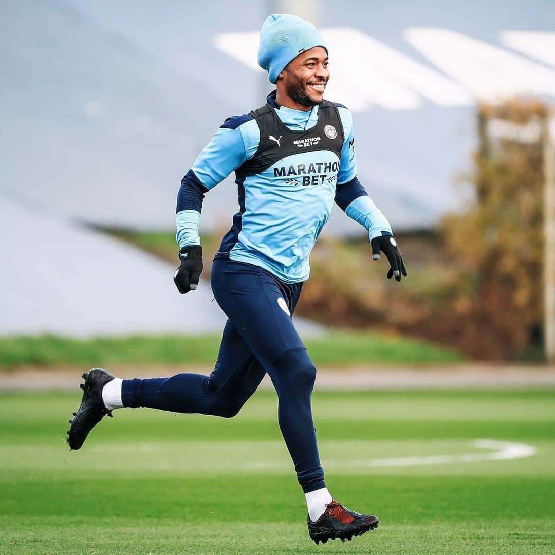 マンチェスター・シティFCさんのインスタグラム写真 - (マンチェスター・シティFCInstagram)「Cold one today 🥶 #mancity」11月28日 2時16分 - mancity