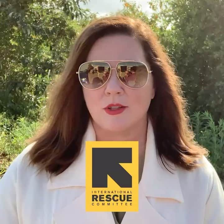 のインスタグラム：「Today is Day 18 of our #20DaysOfKindness and the #Superintelligence family’s charity today is the @rescueorg. The International Rescue Committee helps people whose lives and livelihoods are shattered by conflict and disaster to survive, recover and regain control of their future and in the battle against coronavirus, their work has taken on new urgency. Check out our kindness hub at 20daysofkindness.com and give whatever you can, a dollar, 50 cents, remember — a little bit of love goes a long way. ❤️ @hbomax」