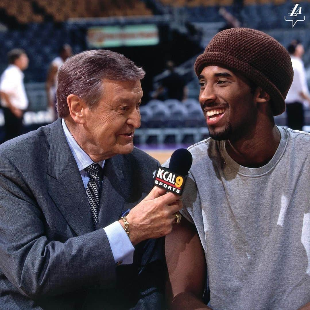 Los Angeles Lakersさんのインスタグラム写真 - (Los Angeles LakersInstagram)「Happy Birthday to the most iconic announcer of all-time, the legendary Chick Hearn.」11月28日 2時29分 - lakers